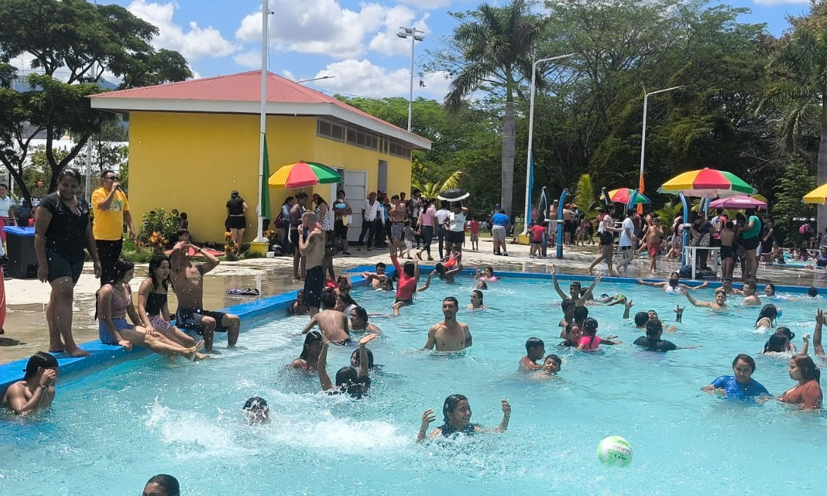 Parque de la Familia recibe a cientos de veraneantes en Semana Santa