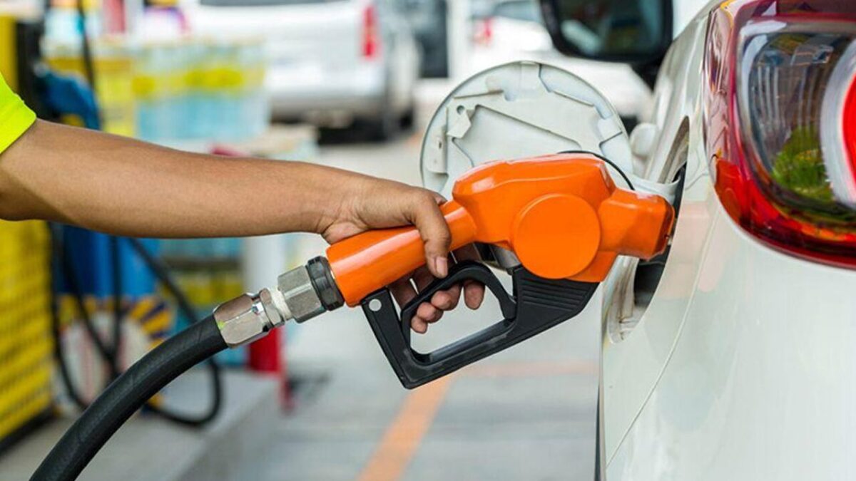 Precios de los combustibles y gas para cocinar continúan congelados