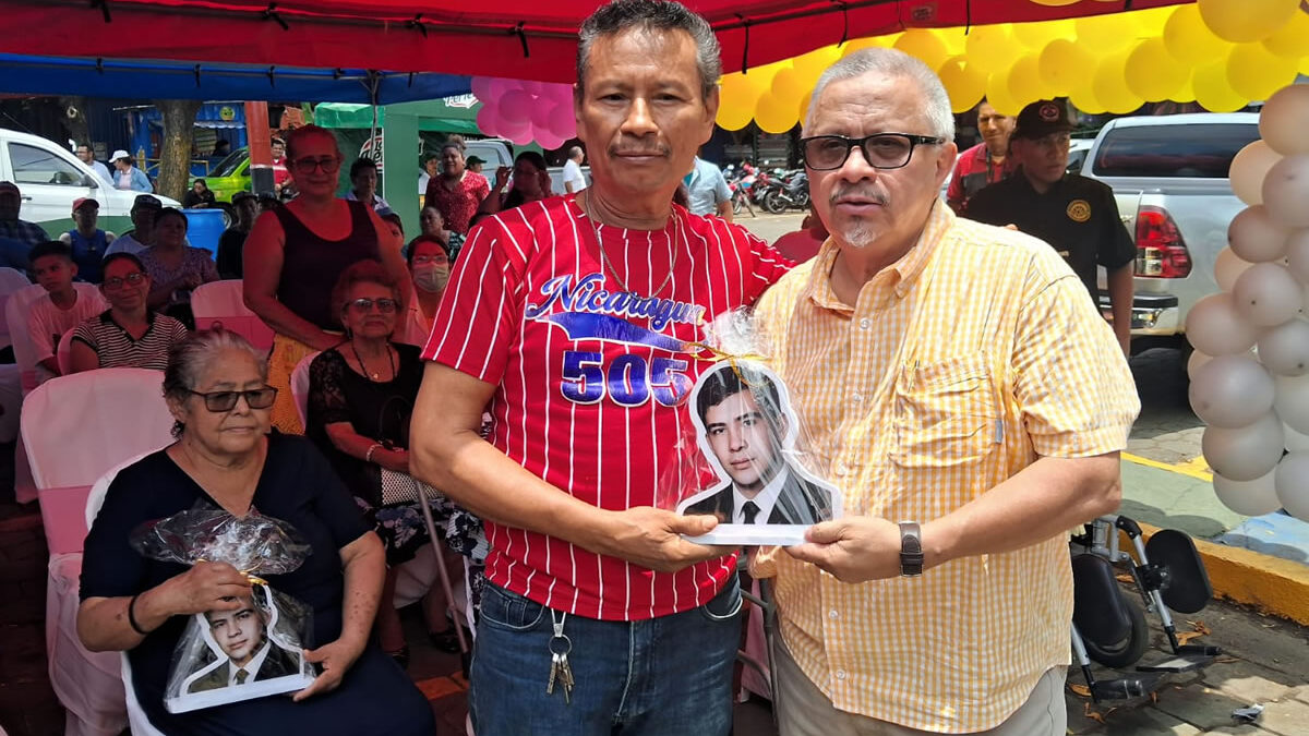 Familias y comerciantes festejan el 45 aniversario del Mercado Iván Montenegro