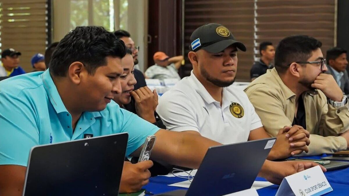 Realizan en Managua seminario de desarrollo y licenciamiento de clubes de fútbol