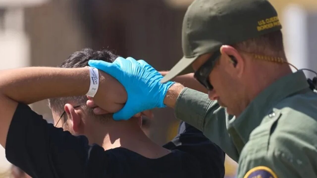 Aumentan detenciones de latinos sin antecedentes en EE.UU