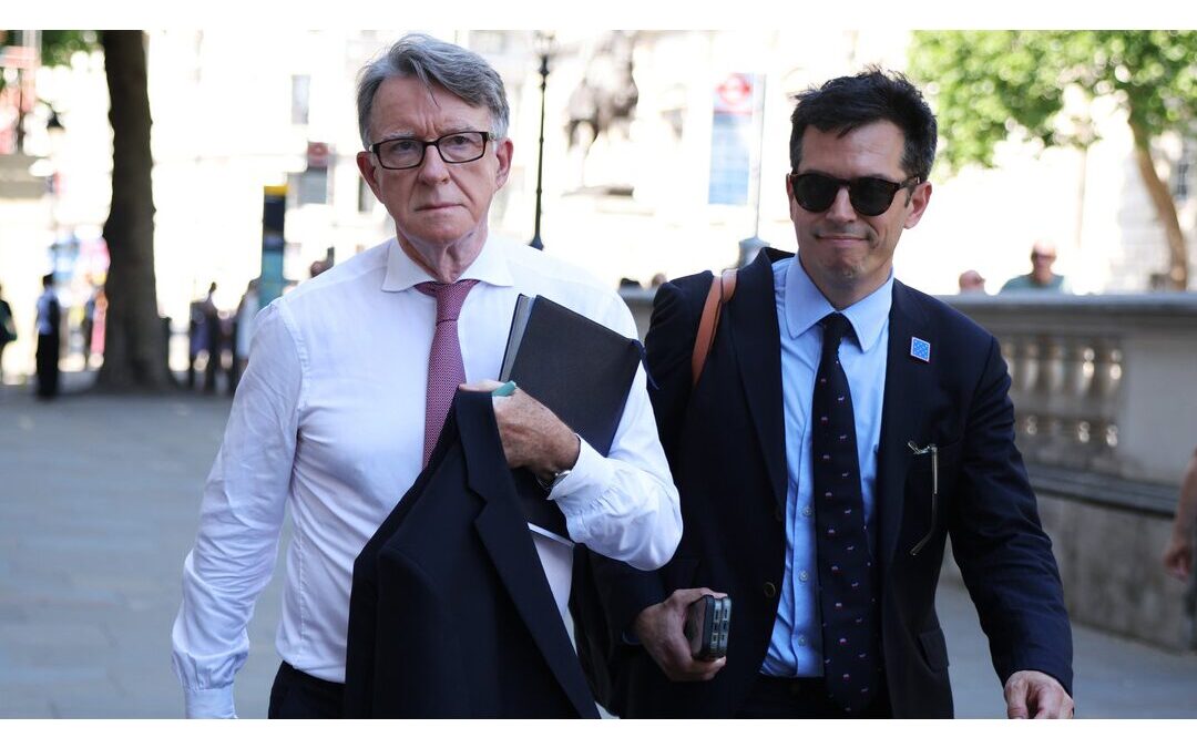 Crisis en diplomacia británica por vínculos con caso Epstein