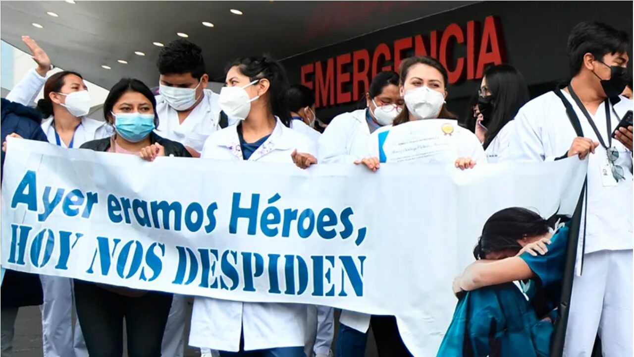 Crisis en salud de Ecuador: denuncian despidos masivos y advierten colapso del sistema