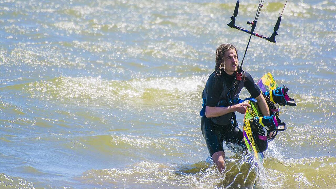 ¿Te gusta la adrenalina? Kitesurf se apodera de Playa Santo Domingo en Ometepe