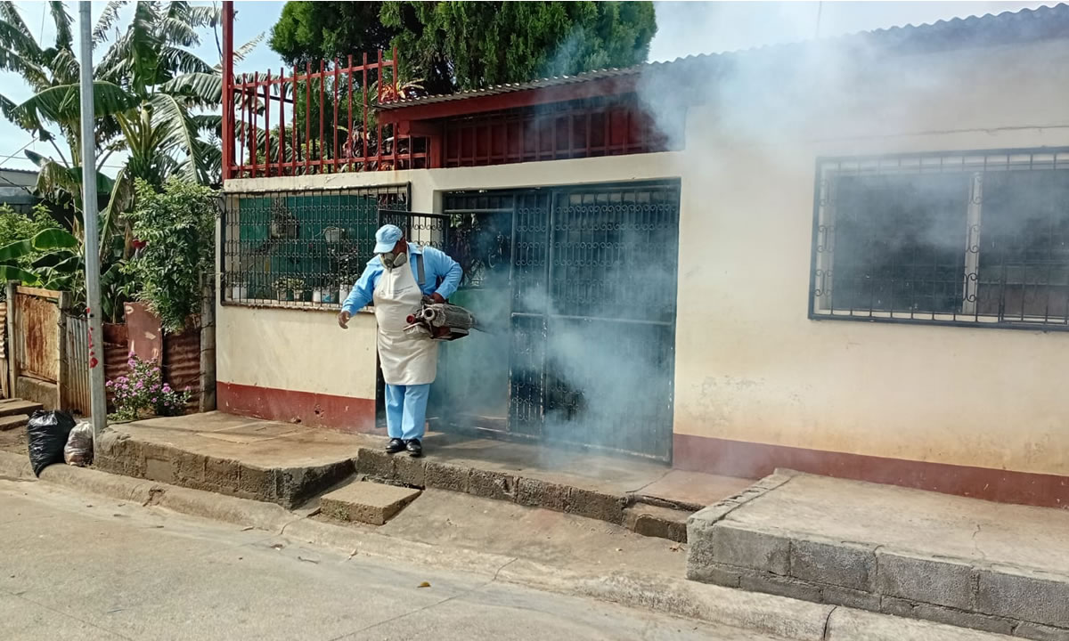 Autoridades de salud refuerzan medidas contra el dengue ante la llegada del invierno