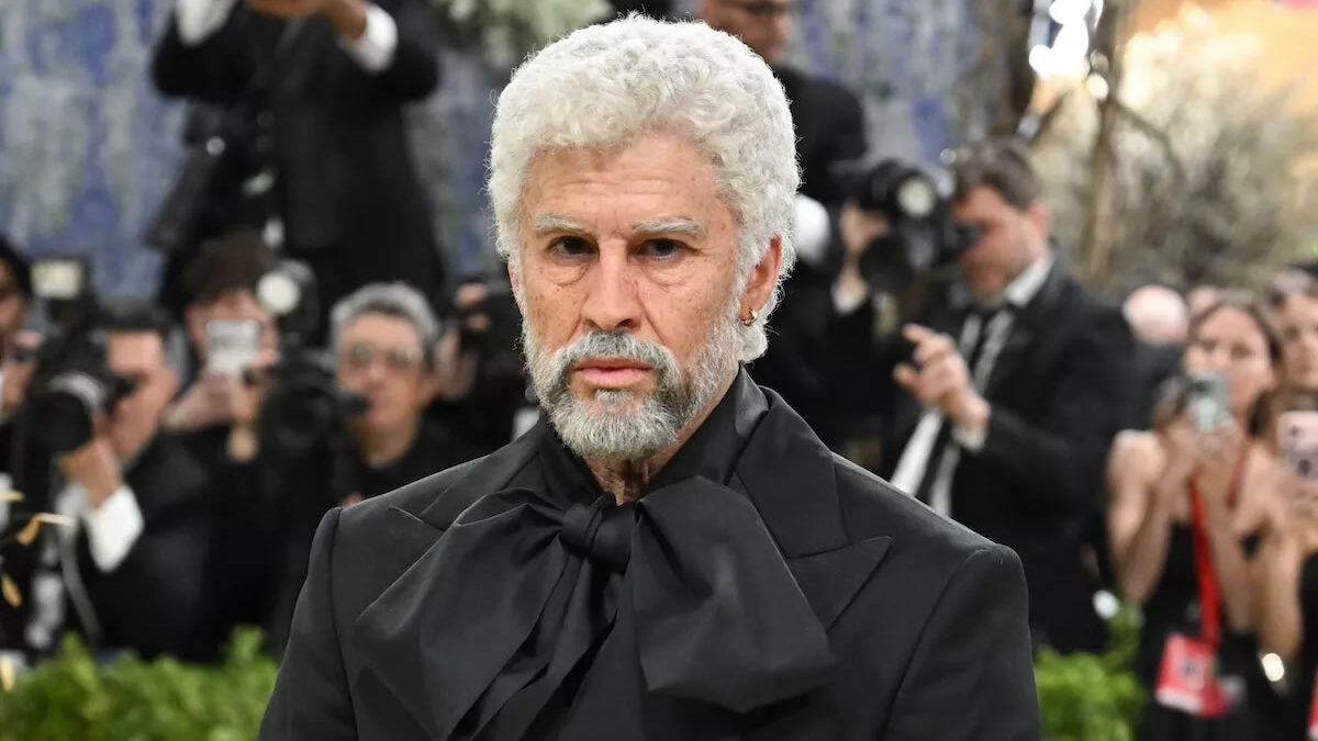 ¡Irreconocible! Bad Bunny sorprende al mundo con un look envejecido en la Met Gala 2026