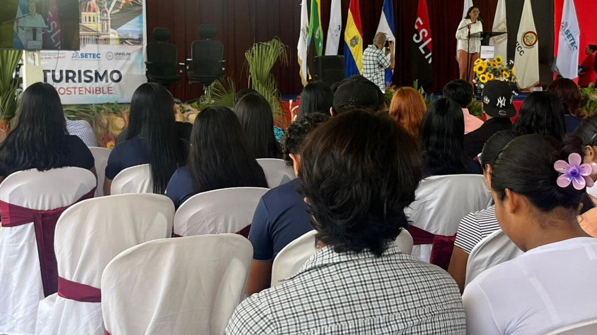 Estudiantes universitarios presentan proyectos para el desarrollo turístico local