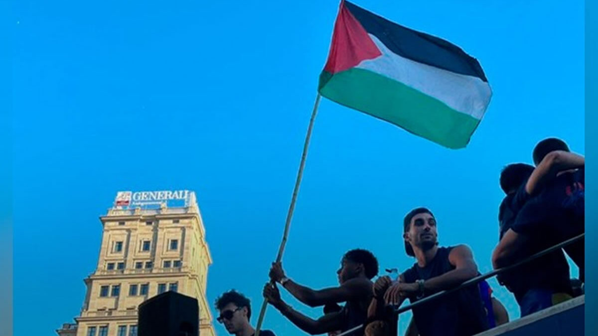 Lamine Yamal genera impacto mundial al ondear la bandera de Palestina