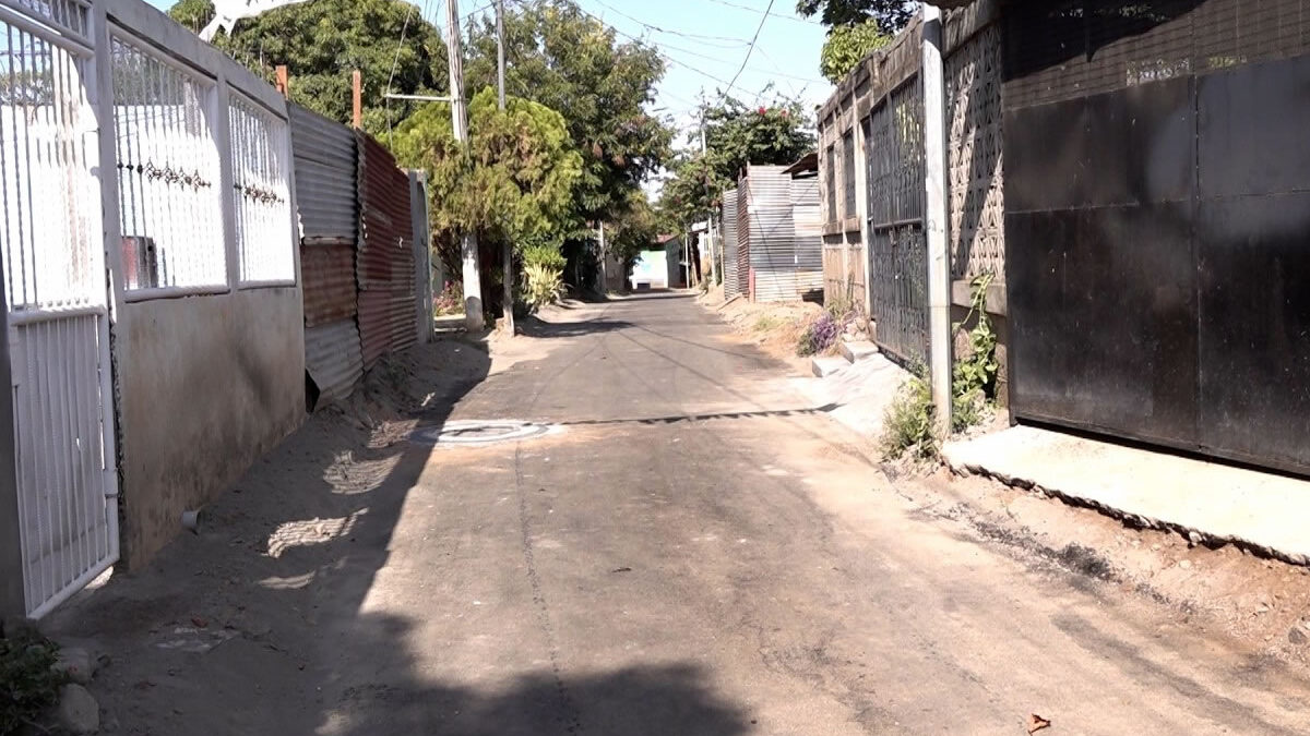 Mejoran la circulación y seguridad vial en el barrio Manolo Morales