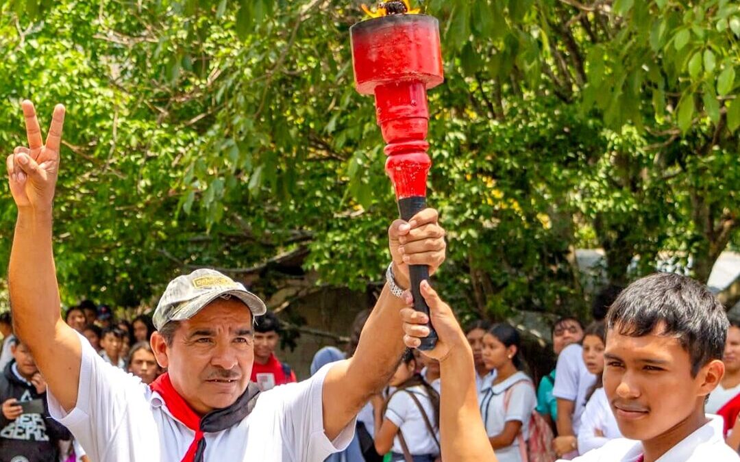 Jóvenes en Dipilto celebran Día de la Dignidad con antorchas
