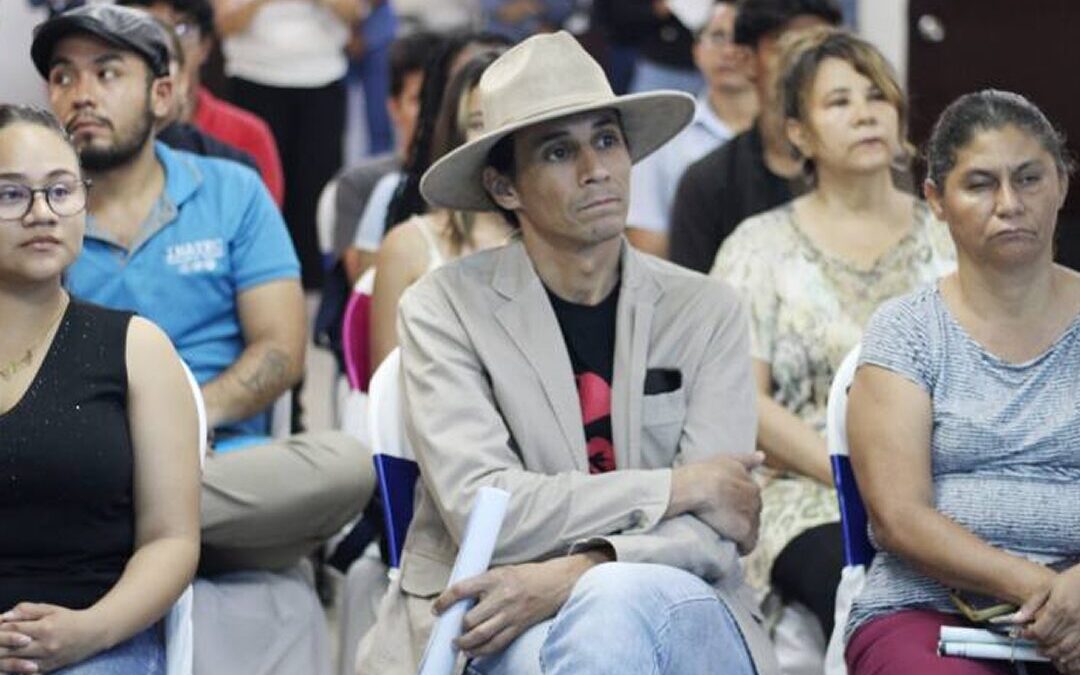 Servidores públicos reciben formación sobre autismo