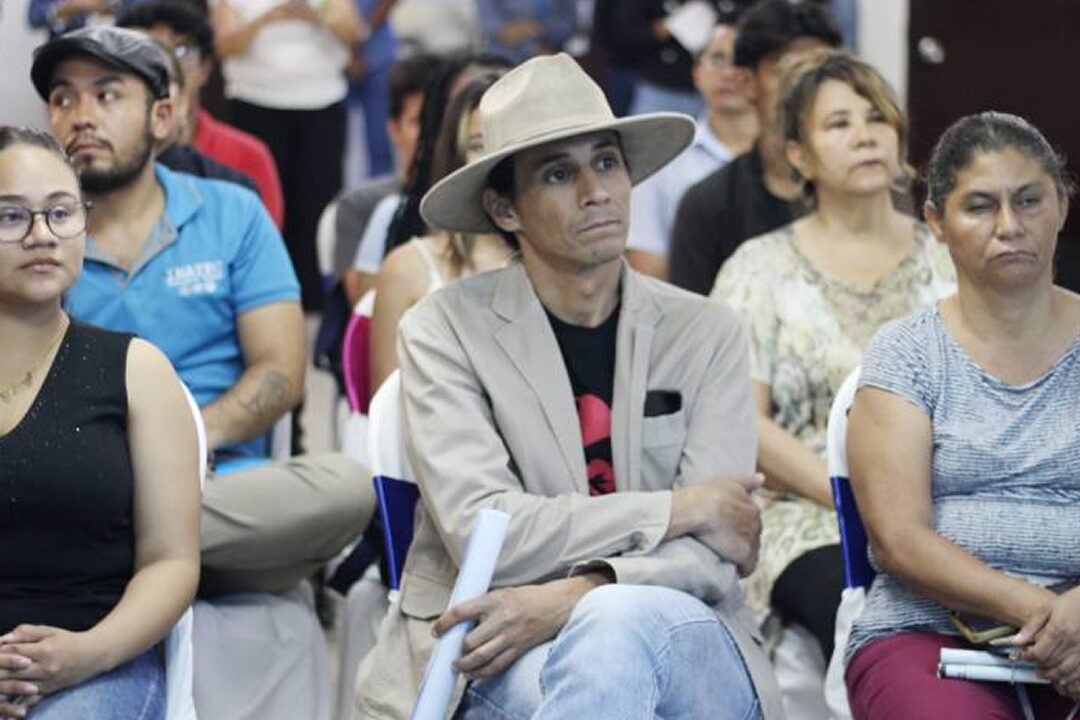 Servidores públicos reciben formación sobre autismo
