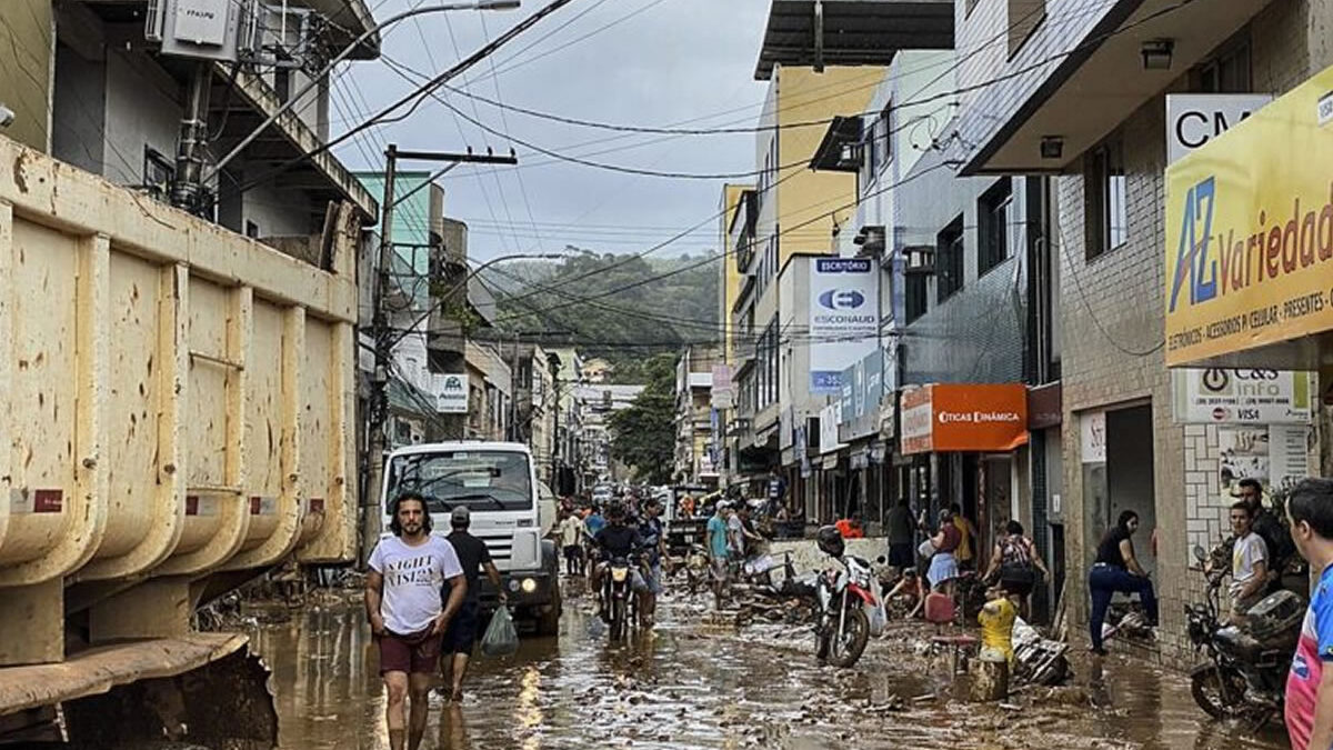 Más de dos mil familias pierden sus hogares por fuertes inundaciones en Brasil
