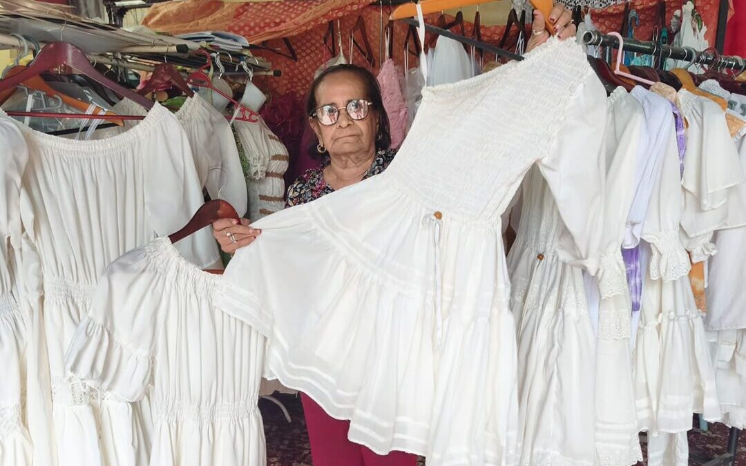 Casa Primavera mantiene viva la tradición de ropa de manta en Managua