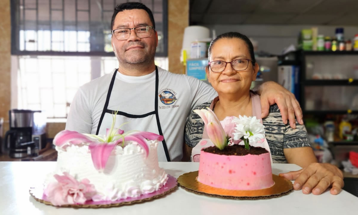 Pequeñas panaderías dinamizan su economía en el mes de las Madres