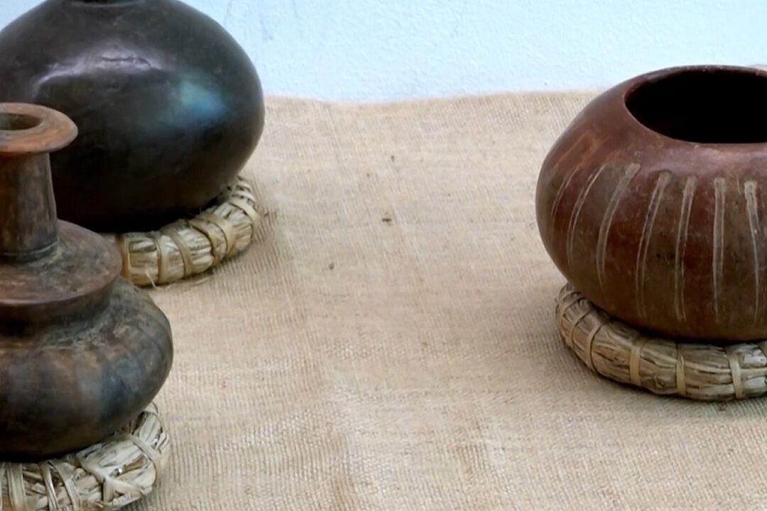 Piezas arqueológicas son exhibidas en la Expo Patrimonio Vivo
