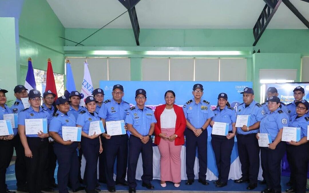 495 oficiales se certifican en el programa Angelita Morales Avilés 2026