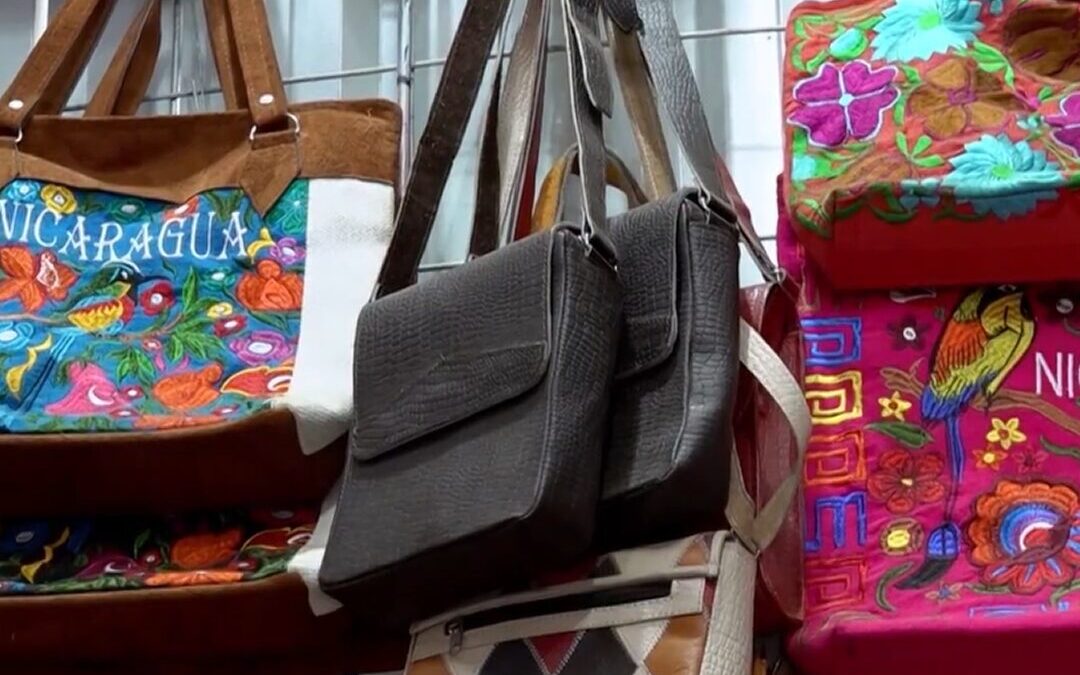 Artesanías y otros detalles únicos destacan como opciones de regalo para las madres