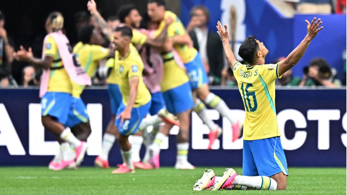 Brasil remonta 2-1 ante Japón y clasifica a octavos de final