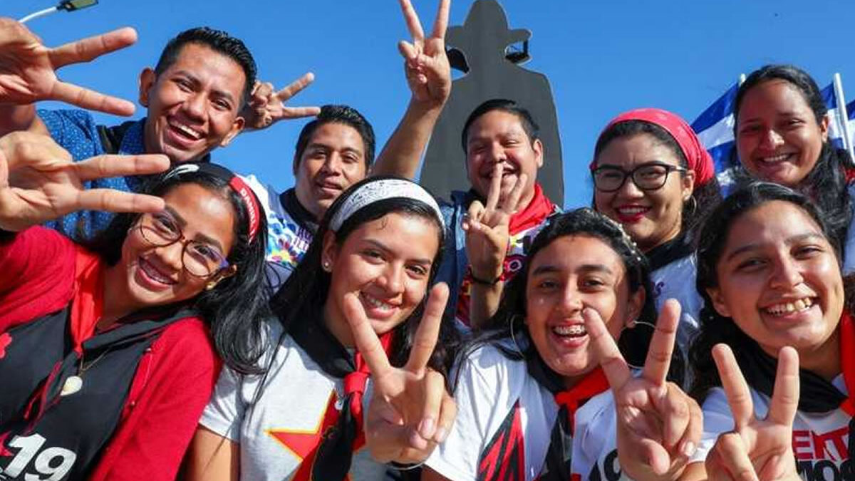 Jóvenes destacan el legado vivo de Carlos Fonseca Amador