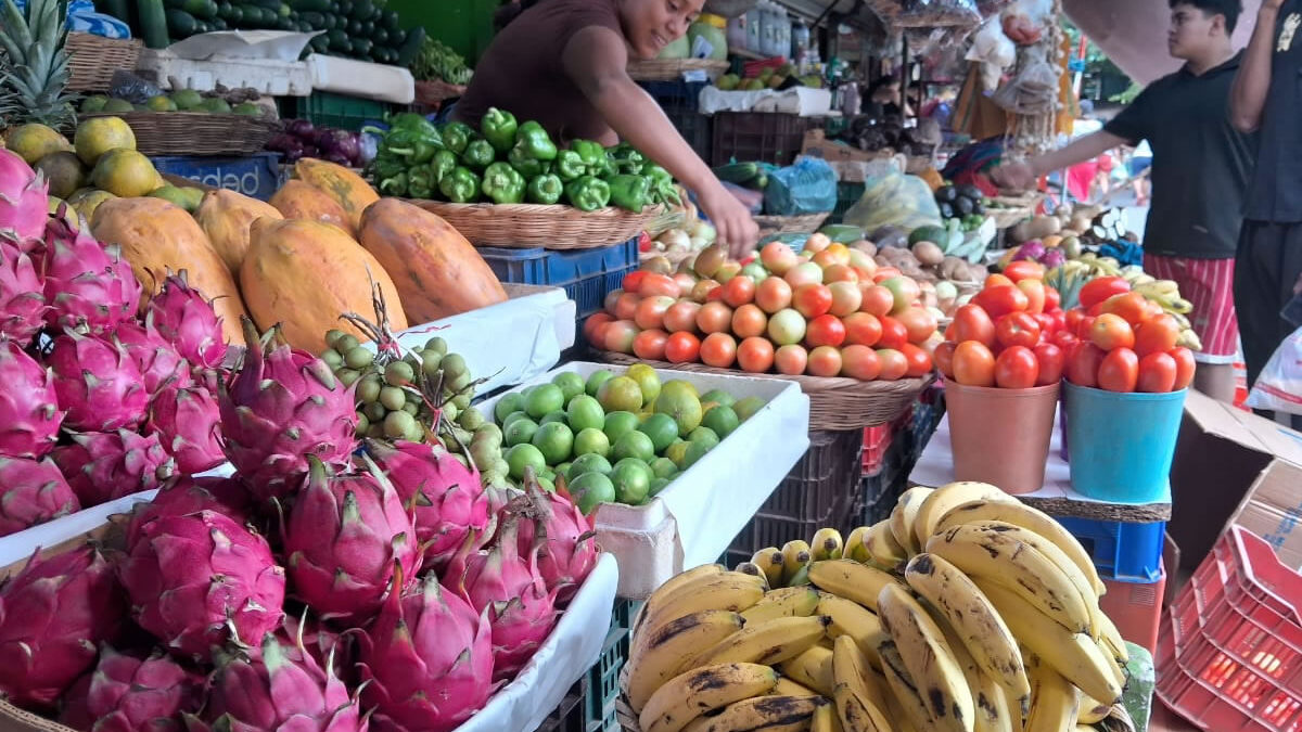 Mercado El Mayoreo mantiene precios en frutas y verduras