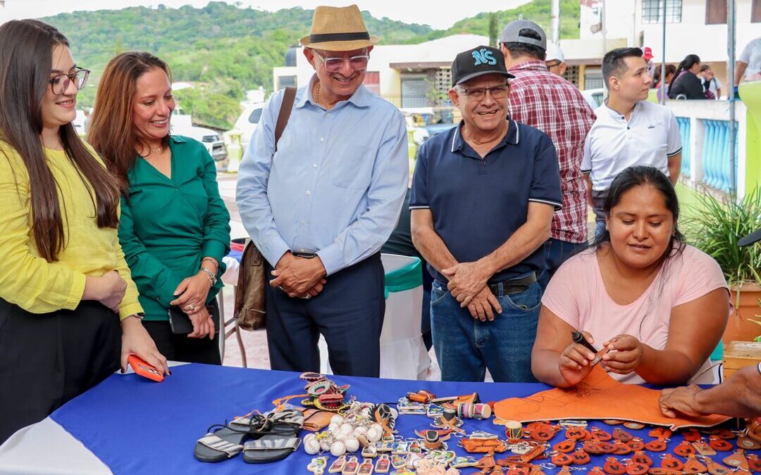 Lanzan concurso que promueve el diseño y arte en cuero
