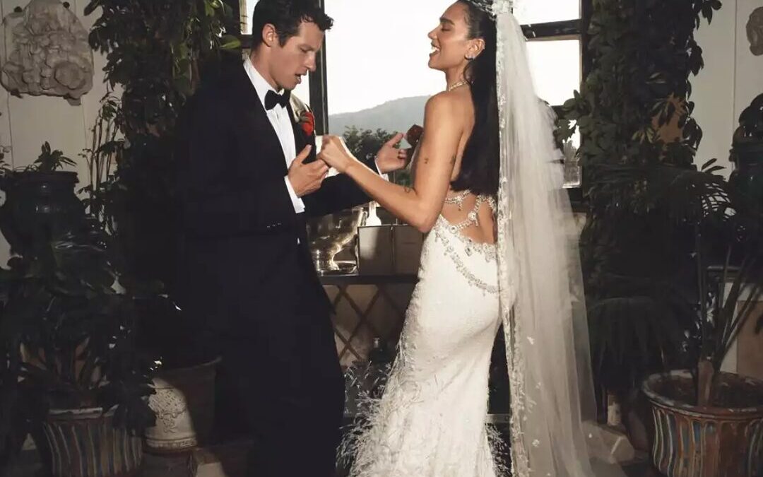 Dua Lipa muestra su boda y su vestido Chanel Haute Couture