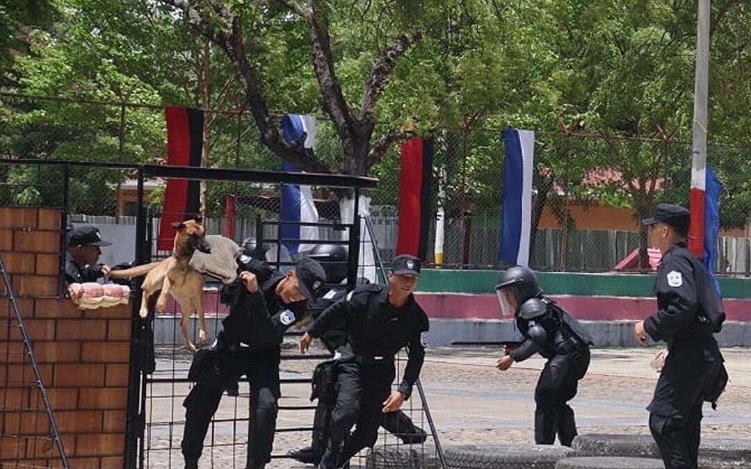 Servidores del Penitenciario culminan especialización