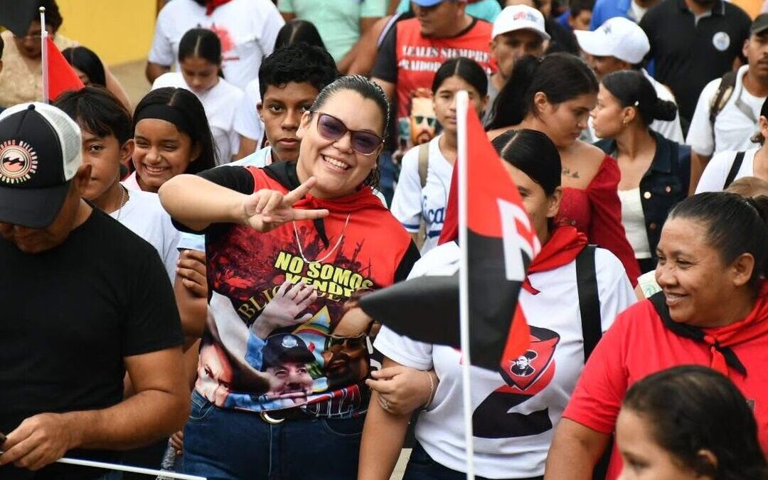 Wiwilí inicia ruta hacia el 19 de Julio con caminata rojinegra