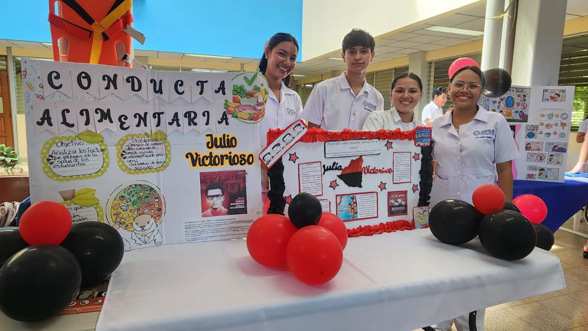 Estudiantes de Enfermería presentan proyectos creativos de salud pública