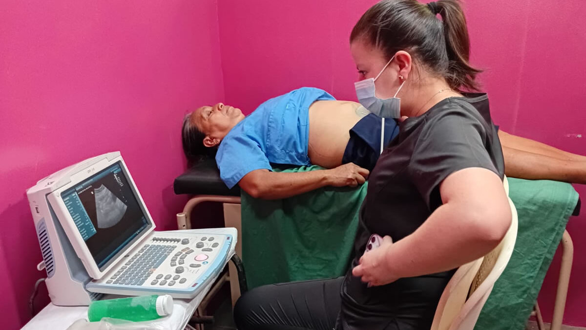 Acercan servicios de radiología a familias del barrio Jorge Cassaly