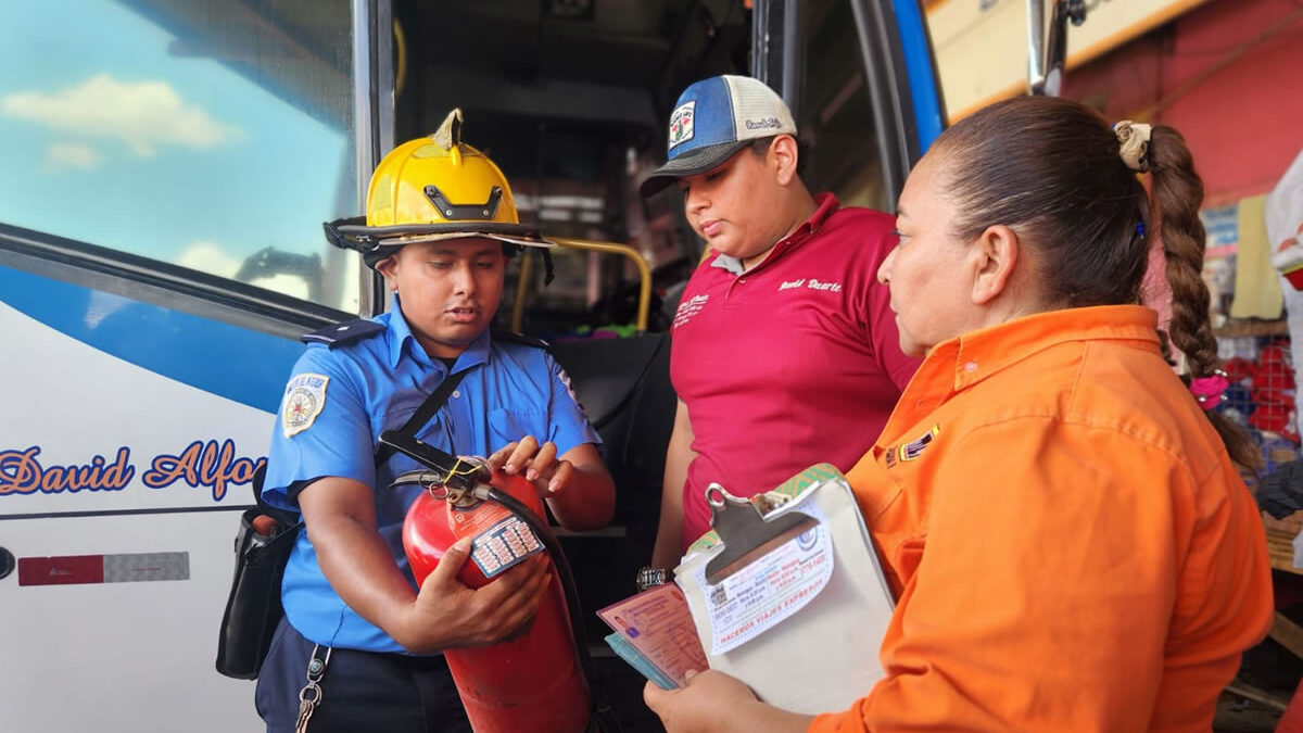 Inspecciones bomberiles reducen riesgos de incendios en El Mayoreo