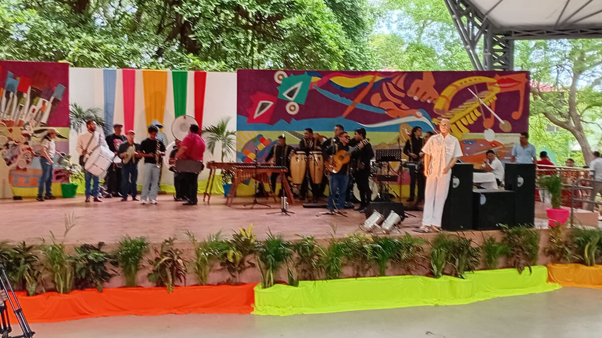 Juventud universitaria celebra la riqueza cultural de la Costa Caribe