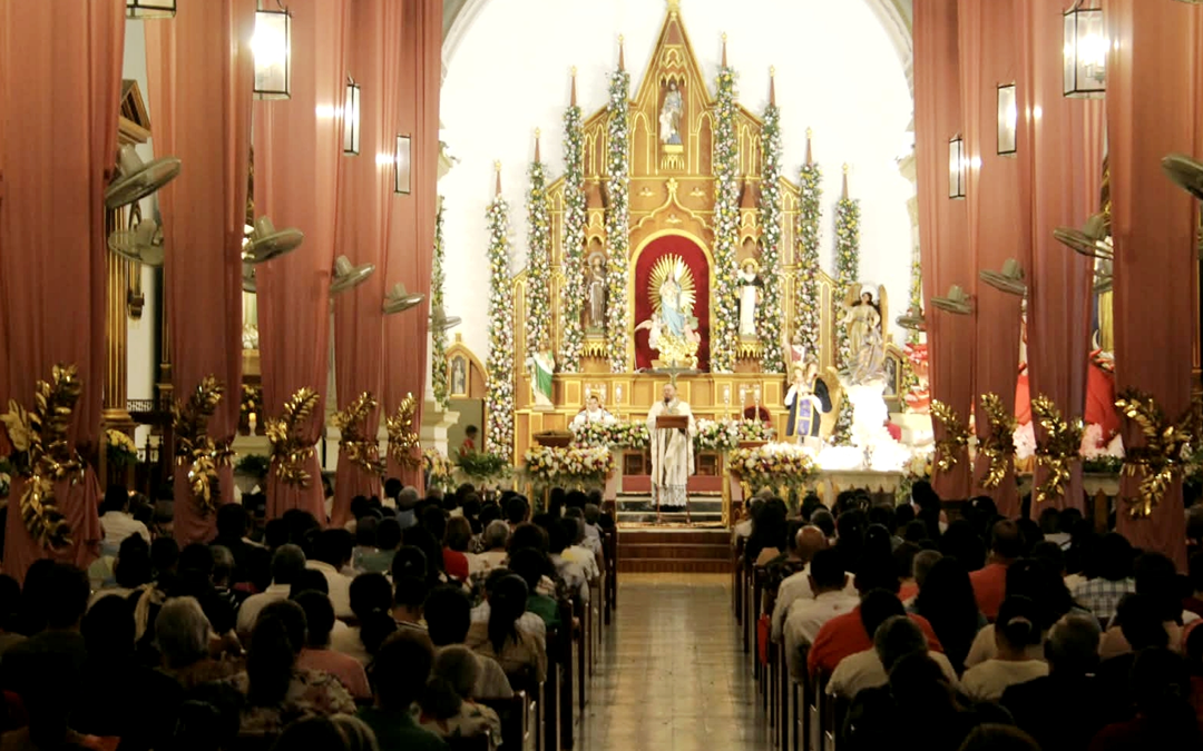 Familias de Ocotal celebran las vísperas de la Asunción de María