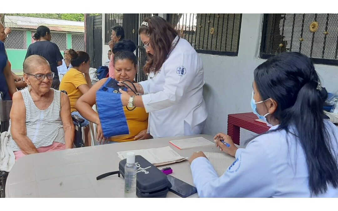 Mi Hospital en mi Comunidad atiende a familias del barrio Edgar Munguía