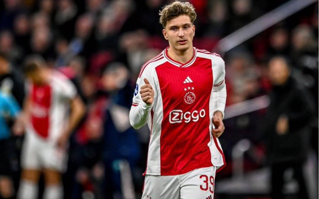 PSG refuerza su ataque con el fichaje de Mika Godts