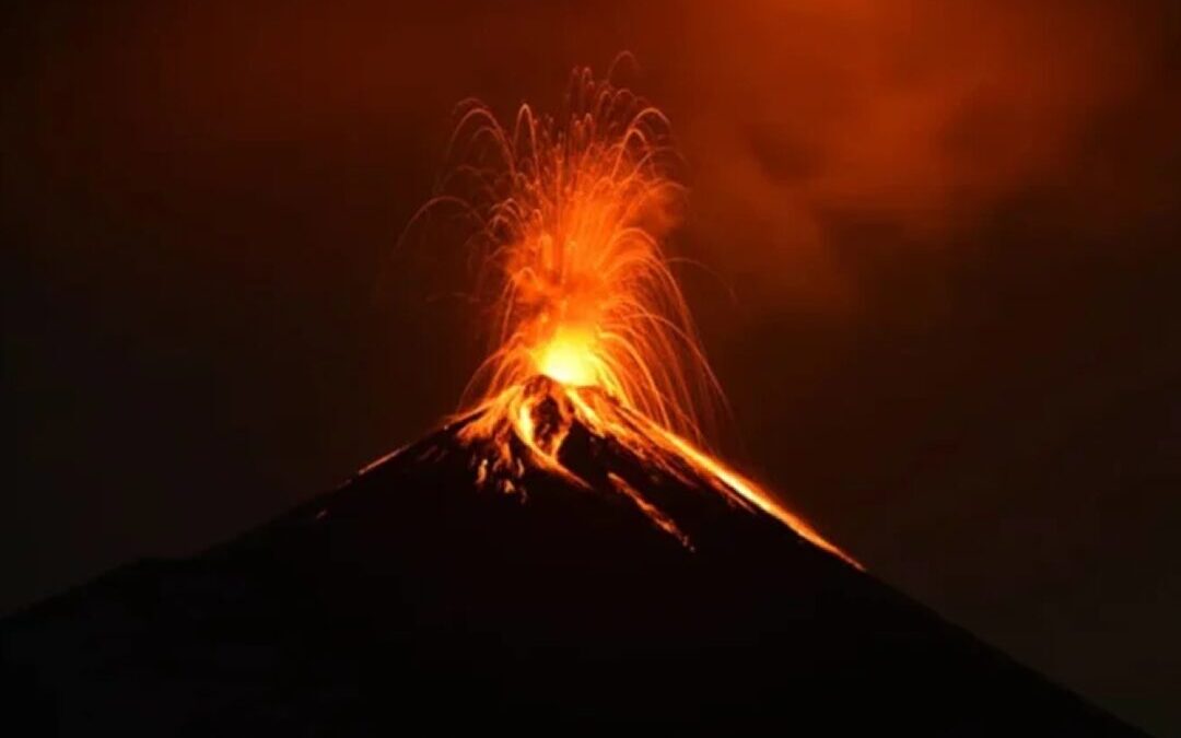 Guatemala: declara alerta nacional por erupción del volcán de Fuego