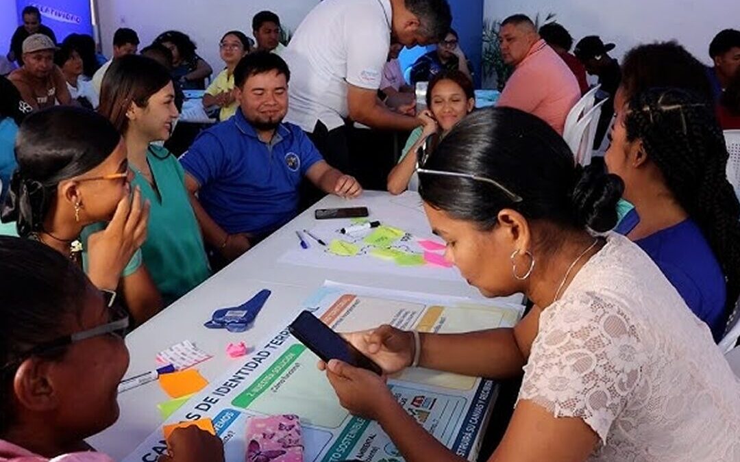 Jóvenes de Bluefields innovan con tecnología en hackathon