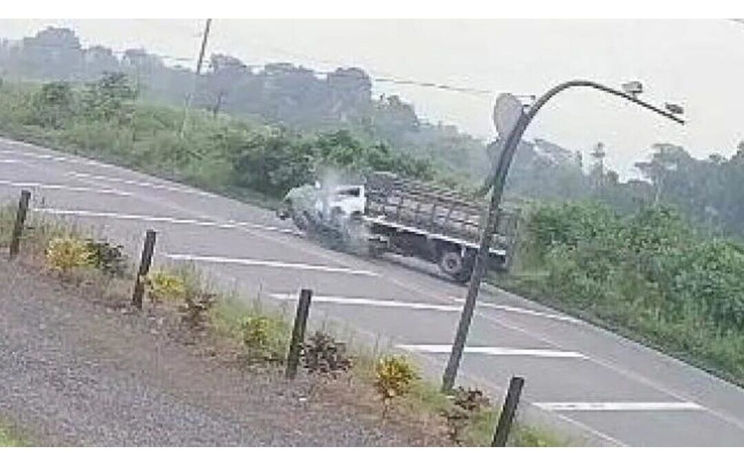 Ecuador: choque frontal deja cuatro muertos y dos heridos