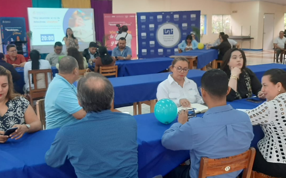 Maestros fortalecen la innovación para mejorar la educación integral