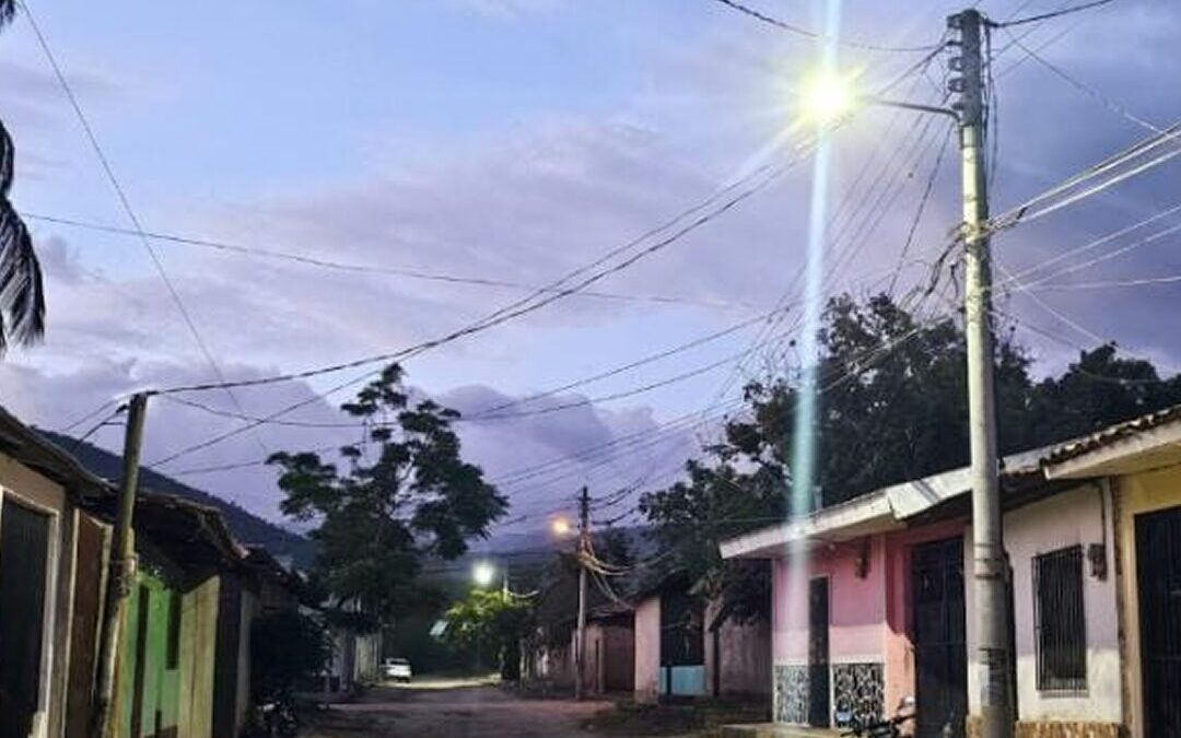 Ocotal mejora el alumbrado público con 86 nuevas luminarias