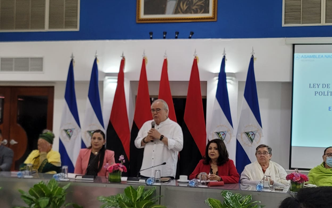 Las Constituciones se transforman conforme a procesos históricos
