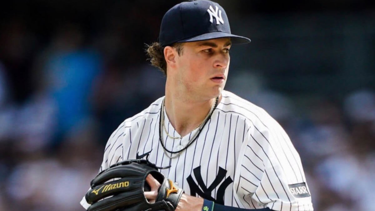 Cam Schlittler vuelve a medirse a Boston en el inicio de los playoffs