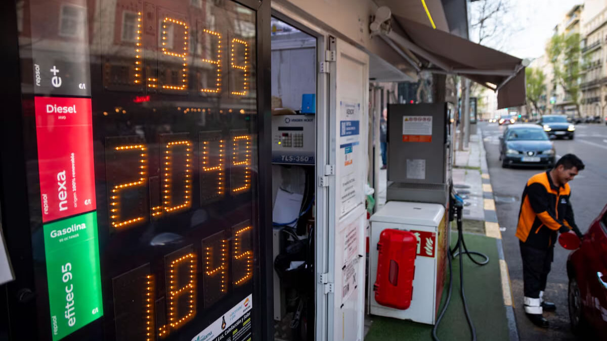 Combustible caro eleva las compras fronterizas en la Unión Europea