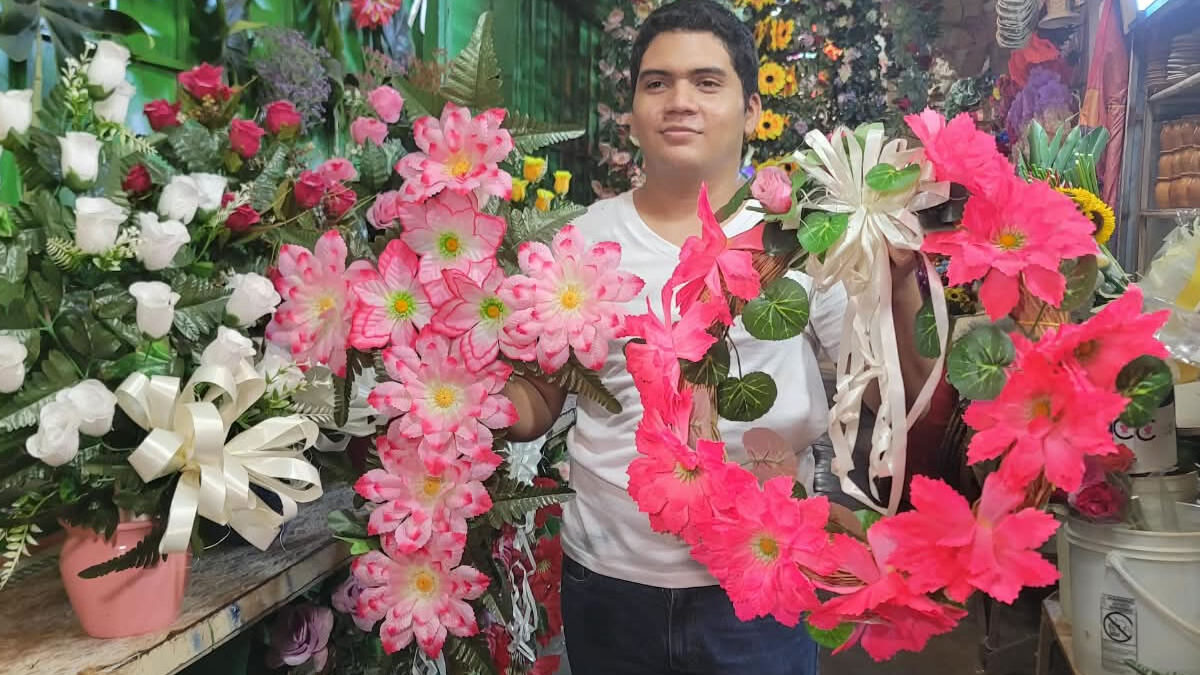 Floristas del Roberto Huembes prevén dinamismo hasta fin de año