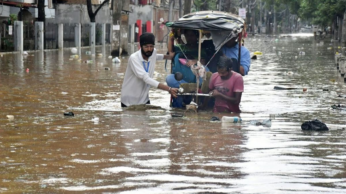 Lluvias torrenciales en la India causan la muerte de 56 personas