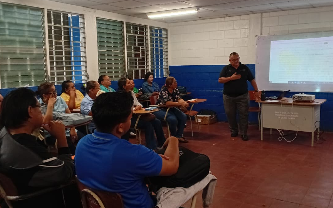 Docentes de Managua refuerzan estrategias educativas y metodologías