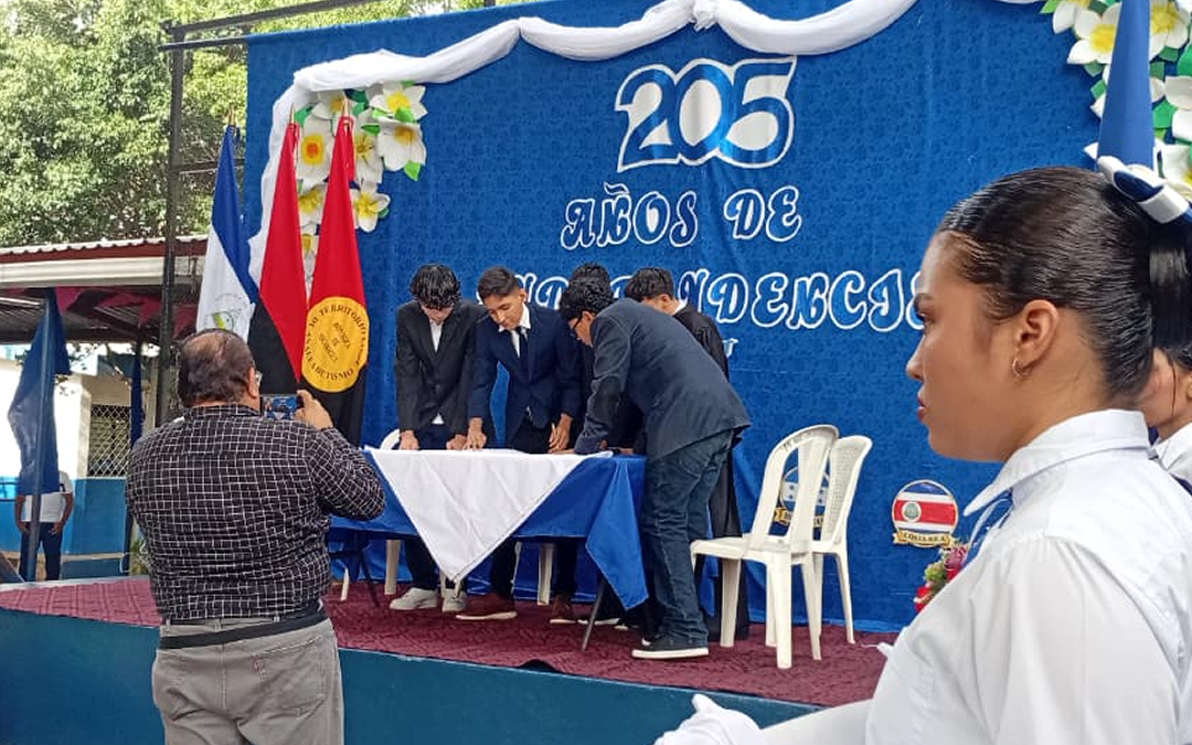 Colegio 14 de Septiembre conmemora la independencia centroamericana