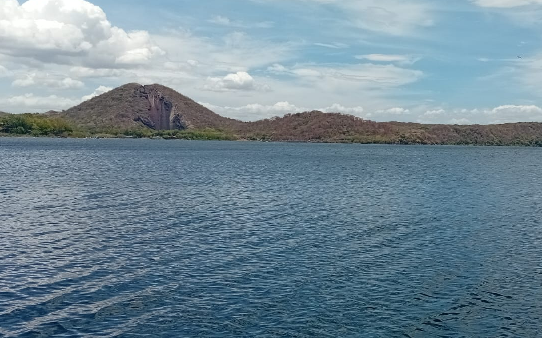 Hervideros volcánicos en Xiloá atraen a turistas en vacaciones