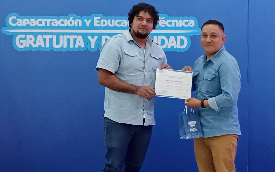 Inatec entrega reconocimientos a estudiantes de excelencia académica